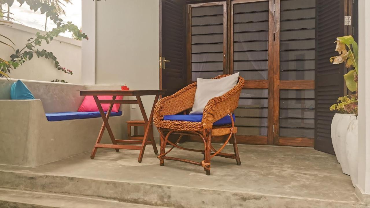 Villa Malaika 江比阿 外观 照片