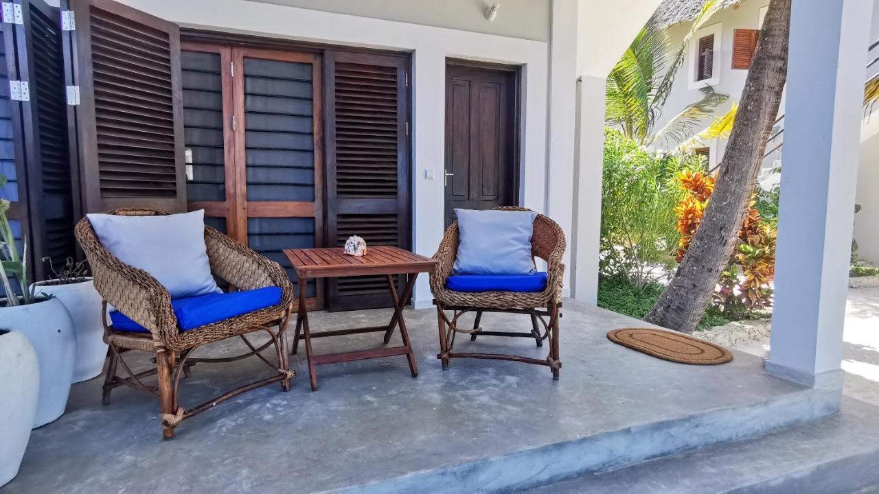 Villa Malaika 江比阿 外观 照片