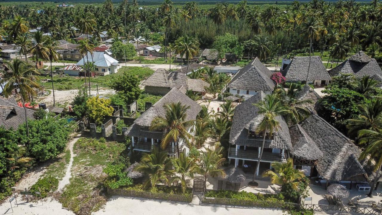 Villa Malaika 江比阿 外观 照片